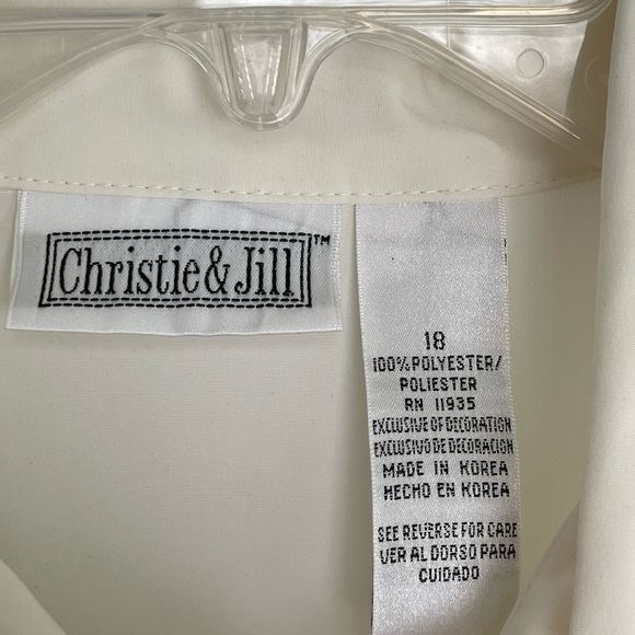 Vintage embroidered tassel front, off white blouse, size 18 by Christie and Jill - Picture 2 of 10